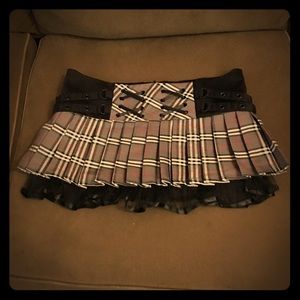 ❤️sold❤️Super cute plaid mini skirt